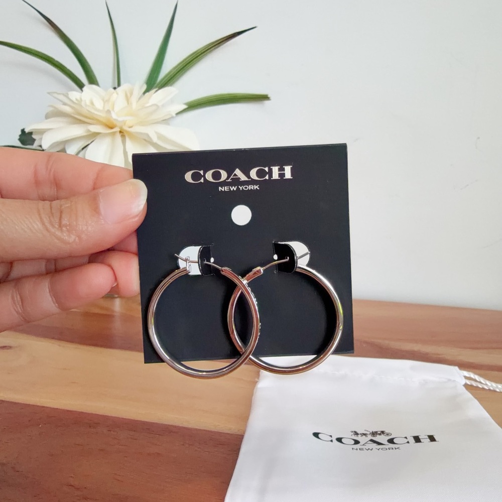 NWT Coach Medium Hoop Earrings in Silver Tone - Picture 2 of 6
